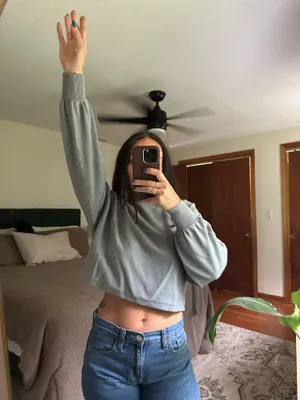 Cropped Gray Crewneck Sweatshirt thumbnail 3