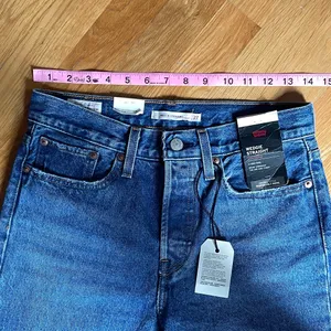 Levi’s Wedgie Straight Jeans Women’s 27x28 Blue High Rise Distressed 100% Cotton NWT thumbnail 9