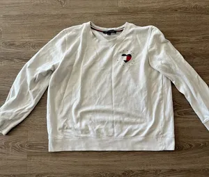 Tommy Hilfiger Womens Crewneck Sweatshirt Large White Heart Logo Cotton Preppy thumbnail 1