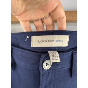 Women’s Calvin Klein Size 6 Navy Lowrise Jeggings thumbnail 4