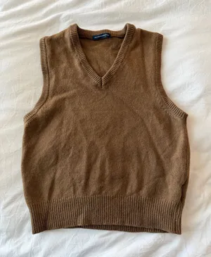 Brandy Melville Sweater Vest Brown thumbnail 1