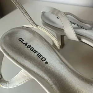 Classified Strappy Kitten Heels in White Silver Women's Size 6.5 thumbnail 3