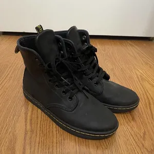 Dr. Martens Black Lace up Shoreditch ankle boots size US 6 EU 37 thumbnail 1