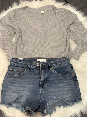 Garage Gray V-Neck Sweater Size S/P thumbnail 1