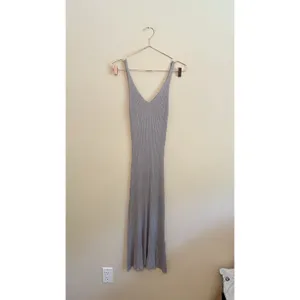 Callahan Knitwear Tammy Midi Ribbed Dress Size S‎ Gray Sleeveless Vneck thumbnail 4