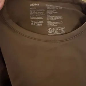 Nwt Skims (G14) Soft Smoothing Long Sleevet-Shirt In Cocoa Xs thumbnail 7