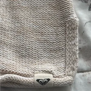 Roxy Cream cable Knit Hooded V-neck kangaroo pocket Sweater, size M outdoor thumbnail 11