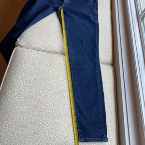 Old Navy Mid-Rise Rockstar Skinny Jeans thumbnail 9