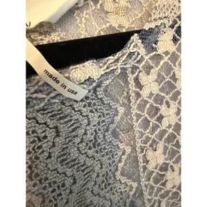 Black Poppy Womens Medium Blue Floral Lace Crop Top High‎ Low Boho Sheer Blouse thumbnail 5