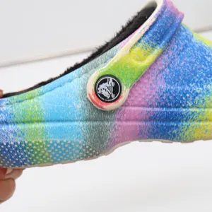 Crocs Clogs Womens 9 Classic Lined Rainbow Spray Paint Multi Faux Fur Excellent thumbnail 5