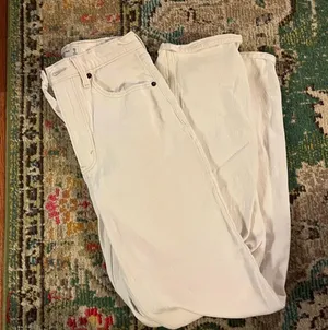 Abercrombie High-Rise 90s Straight Jeans thumbnail 4