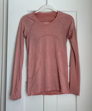 Lululemon Swiftly Tech in Coral thumbnail 1