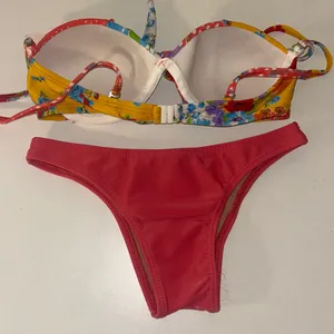 Recco Size Large Brazilian Underwire Floral Top & Coral Bottom Bikini. New thumbnail 2