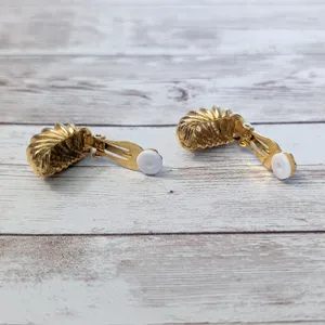 Vintage Clip On Earrings - Statement Ribbed Half Hoop Gold Tone Large thumbnail 6