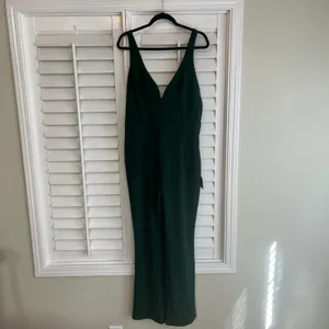 Lulu’s Instant‎ Icon Dark Green V-Neck Sleeveless Jumpsuit Size XL thumbnail 2