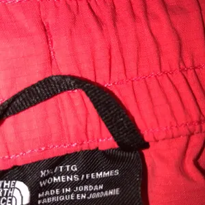 The North Face XLarge shorts Size XL thumbnail 3