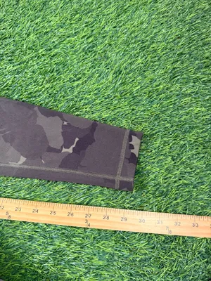 Lululemon High Rise Leggings Size 4 Dark Green Floral Camo Print thumbnail 5