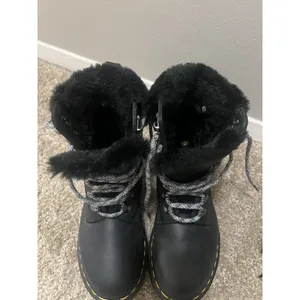 Dr. Martens 1460 Serena Collar Faux Fur Lined Lace Up Combat Boots 7 NWOT thumbnail 7