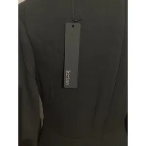 Revolve Krisa Long Sleeve Deep V Neck MIDI Black Dress thumbnail 7