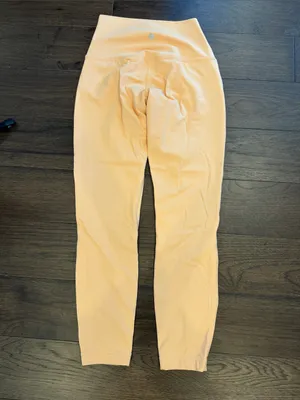 Lululemon Athletica Align™ High-Rise Pant 25" in Peach Orange Size 6 - C53-049 thumbnail 5