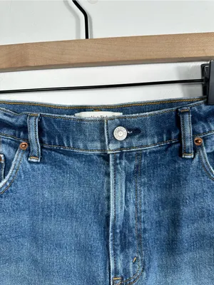 Abercrombie & Fitch The Mom Short Mid Rise Curve Love Distressed Denim Shorts 32 thumbnail 5