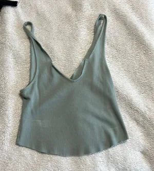 BDG Green Cropped Tank thumbnail 1