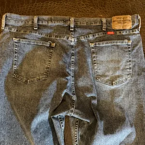 Wrangler Relaxed Fit Jeans Men’s Size 42x30 Blue Denim thumbnail 5