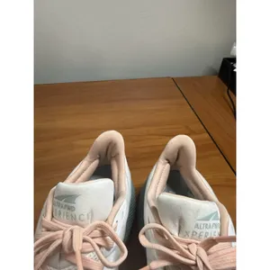 Altra FWD Experience Women Sz 7 W AL0A82CJ110 White Peach Running Shoes Sneakers thumbnail 4