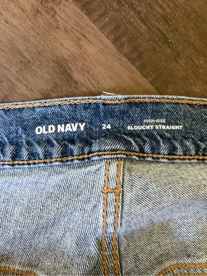 Old Navy women’s size 24 Light Blue Distressed Boyfriend Jeans thumbnail 4
