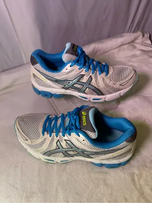 ASICS Women's White and Blue Athletic Running Shoe thumbnail 3