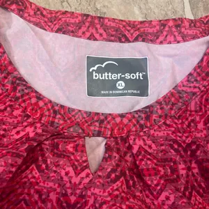 Butter-Soft Women’s Scrub Top in Red/Pink/Gray Pattern thumbnail 3