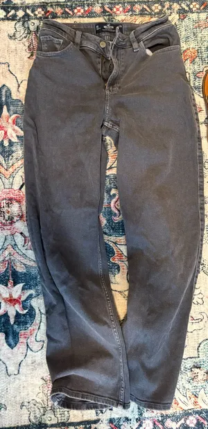 Hollister Black Ultra High-Rise Baggy Jeans thumbnail 1