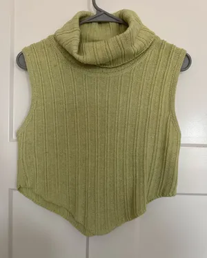 Boutique Sleeveless Sweater Top thumbnail 1