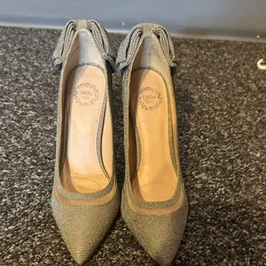 Elegant Silver Metallic Heels size 7 thumbnail 4