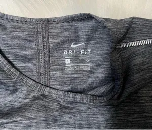 Women's Nike Runway Reflective Long Sleeve size small thumbnail 4
