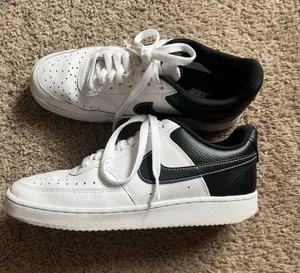 Nike Women’s Court Vision Low Shoes thumbnail 1