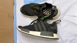 Men’s Adidas Sneakers Shoes Size 8.5 thumbnail 5