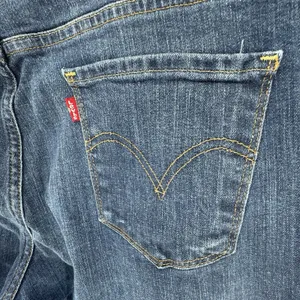 Levis 505 Jeans Womens 14 Blue Straight Leg Stretch Denim Mid Rise Classic thumbnail 5