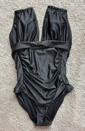 Women's Black Halter One-Piece Swimsuit Size Large Fully Lined Excellent thumbnail 1