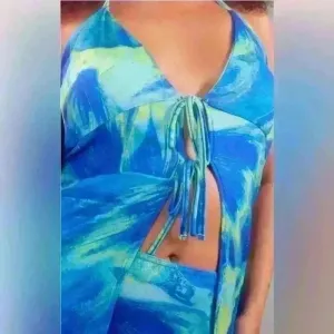 PrettyLittleThings Women’s Blue‎ Abstract Floral Burn Out Printed Top Size 6 thumbnail 6