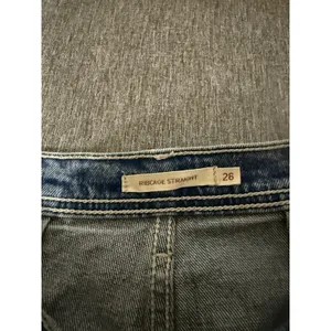 Levi's Premium Ribcage Straight Cargo Style Jeans Sz 26 thumbnail 9
