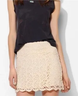 ✨Pins and Needles crochet pencil Sz small skirt cream✨ thumbnail 1