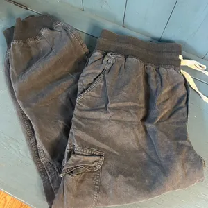Aerie Charcoal Grey Cargo Jogger Pants | Size Large thumbnail 8