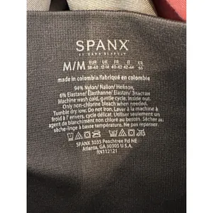 Spanx Crop Leggings Women's Medium Black Gray Camo Look At Me Now Seamless NEW thumbnail 2