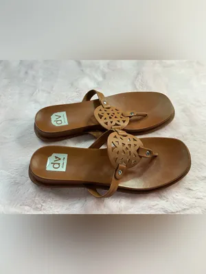 Dolce Vita Tan Leather Cutout Medallion Toe-Post Sandals c131 thumbnail 2