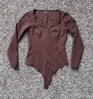 Abercrombie Long Sleeve Sweetheart Bodysuit thumbnail 1