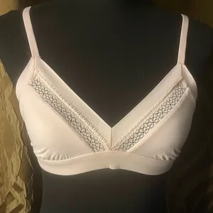 Victoria’s Secret Incredible Bralette Pink Size Medium thumbnail 2