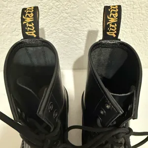 Dr. Martens Docs 1460 Smooth Black Leather Ankle Boots 11822 Size US 7 / EU 38 thumbnail 6