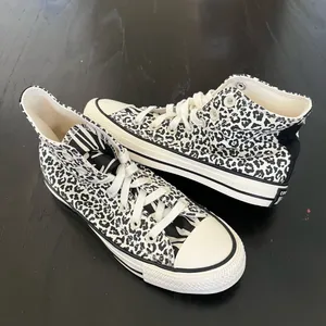 NIB CONVERSE Chuck Taylor All Star High 'Animal Mix' thumbnail 3