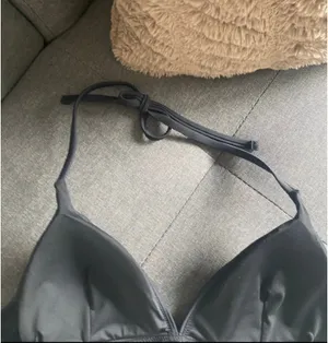 Boutique Black bikini top thumbnail 3